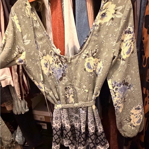 Miami Floral Patterned Romper - Picture 7 of 8